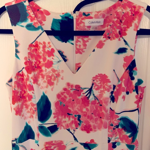 Calvin Klein Dress with pink hydrangeas print - Picture 3 of 10